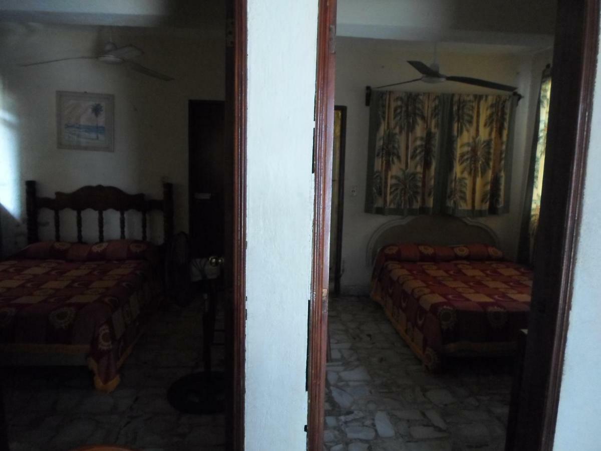 Hôtel Casa De Huespedes Santa Fe Acapulco Extérieur photo